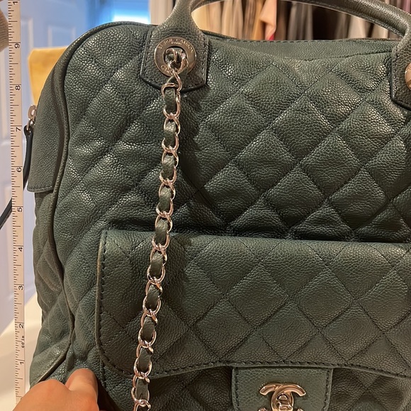 Large Chanel handbag, pet & smoke free home. Wore it a handful of times. - Picture 10 of 12